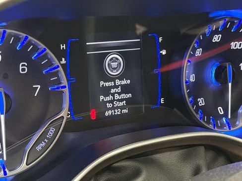 Used 2023 Chrysler Voyager LX image 9