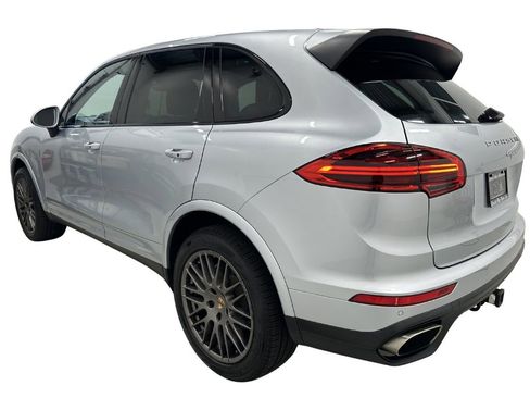 Used 2017 Porsche Cayenne Platinum Edition AWD/4WD image 7