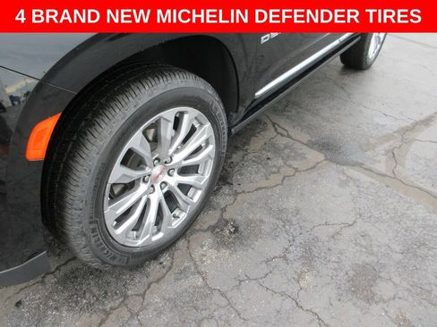 Used 2023 GMC Yukon Denali w/ Denali Reserve Package AWD/4WD image 3