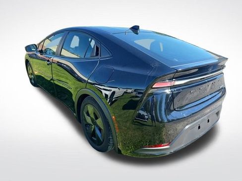 Used 2025 Toyota Prius Plug-In Hybrid FWD image 6