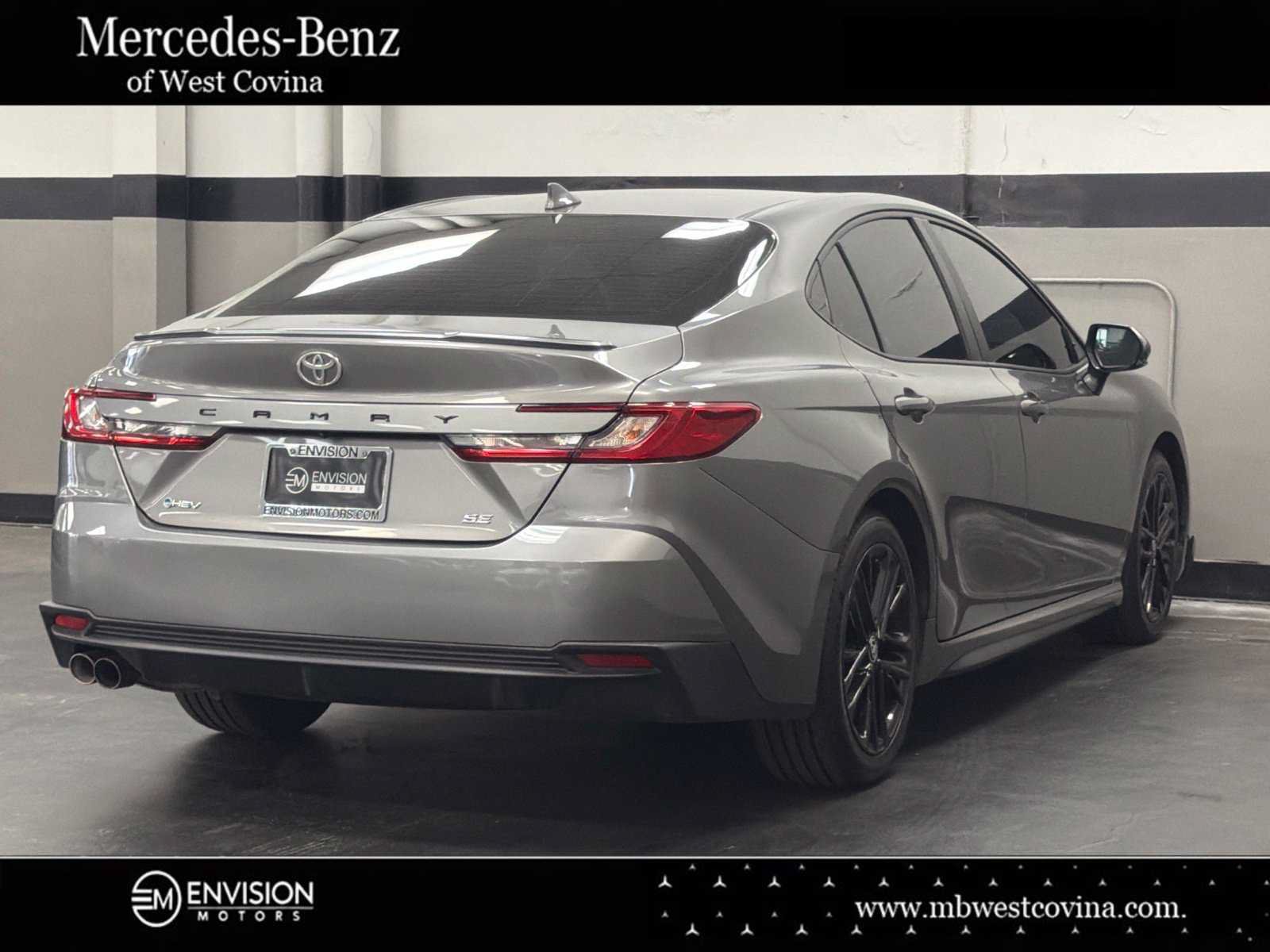 Used 2025 Toyota Camry SE FWD image 12