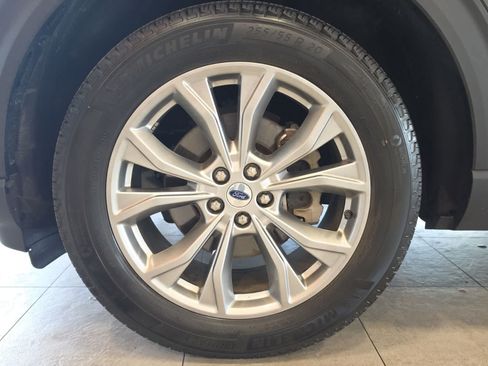 Used 2023 Ford Explorer XLT w/ Equipment Group 202A AWD/4WD image 12