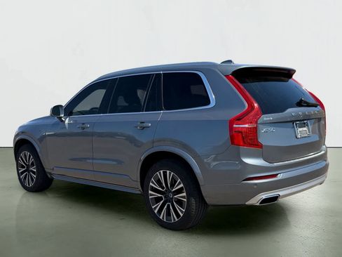 Used 2020 Volvo XC90 T5 Momentum w/ Protection Package Premier AWD/4WD image 3