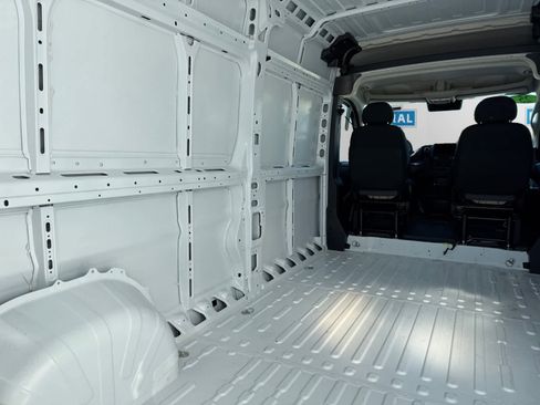 Used 2025 RAM ProMaster 2500 w/ Storage Group image 14