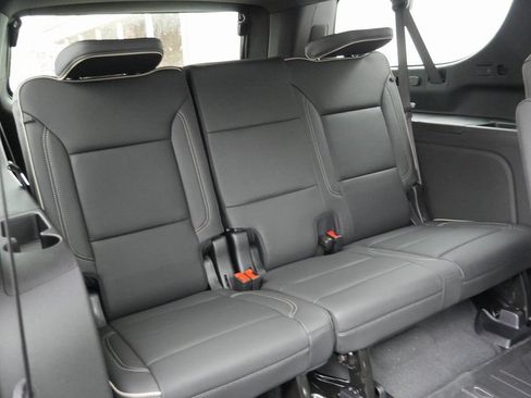 New 2026 Chevrolet Suburban Premier AWD/4WD image 27