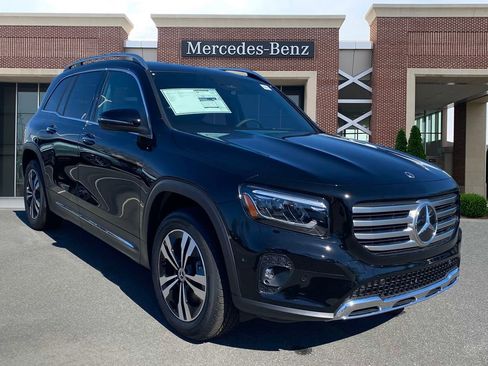 Certified 2025 Mercedes-Benz GLB 250 image 3