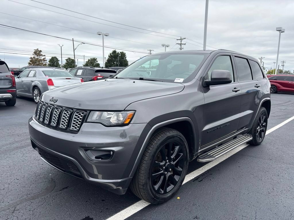 Used 2018 Jeep Grand Cherokee Altitude AWD/4WD image 1