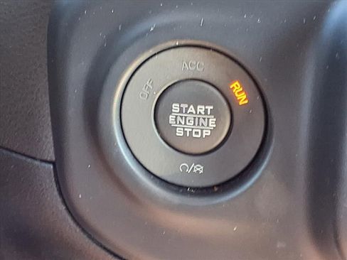 Used 2018 Jeep Wrangler Unlimited Sport image 19