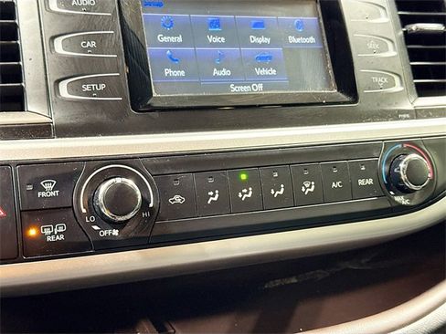 Used 2019 Toyota Highlander LE image 14