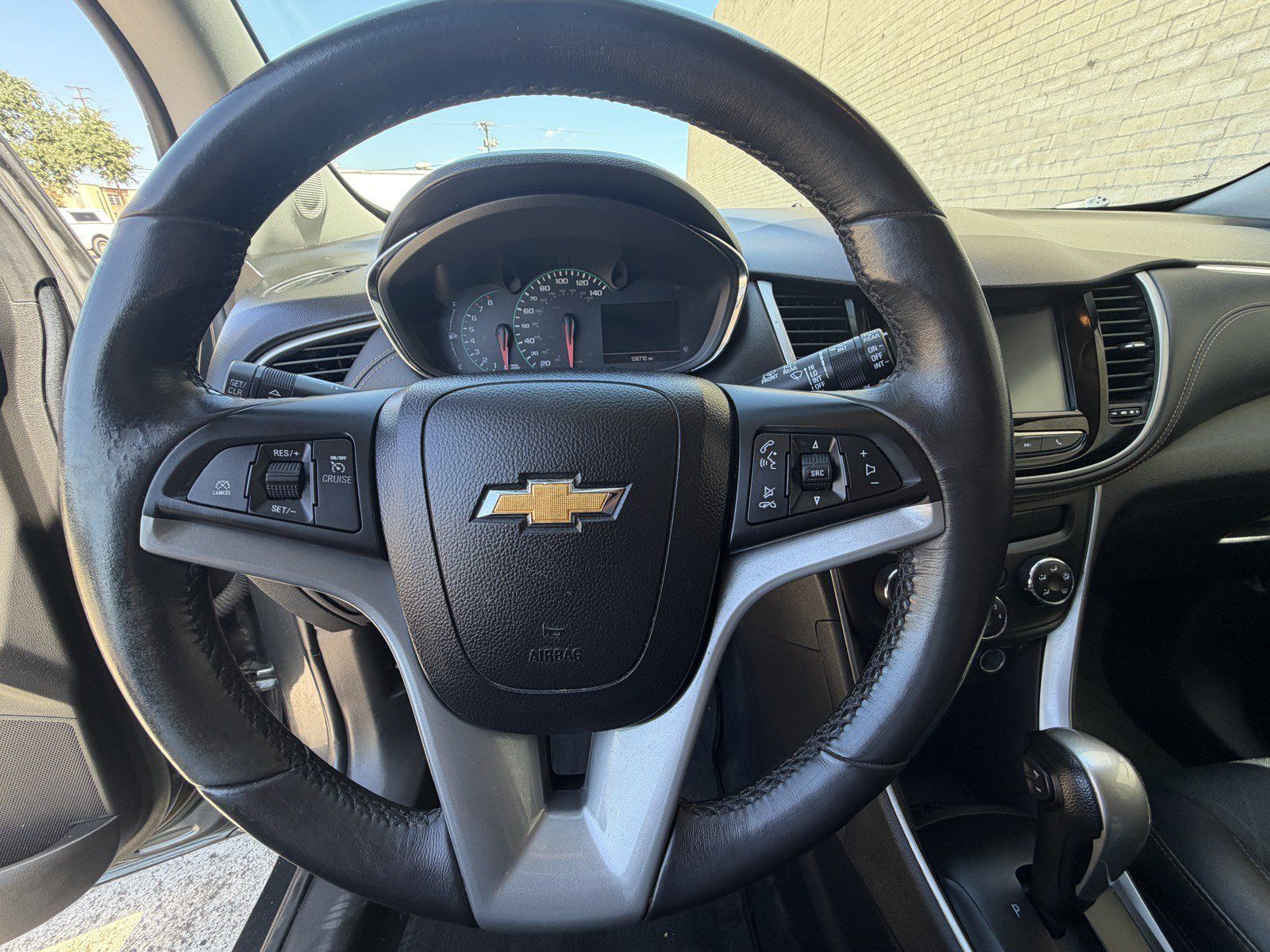 Used 2017 Chevrolet Trax LT w/ LT Convenience Package FWD image 9