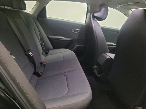 Used 2025 Kia K4 FWD image 19