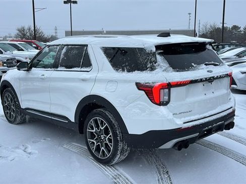 Used 2025 Ford Explorer Platinum w/ Ultimate Package image 4