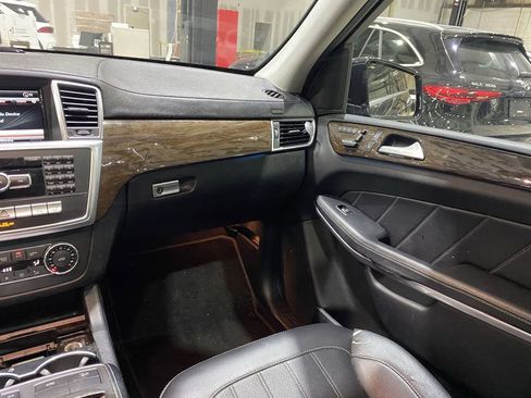 Used 2013 Mercedes-Benz GL 450 4MATIC image 4