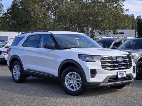 New 2026 Ford Explorer Active AWD/4WD image 2