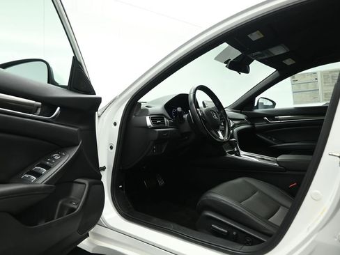Used 2019 Honda Accord Sport image 8