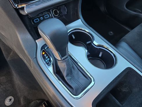 Used 2019 Jeep Grand Cherokee Altitude image 32