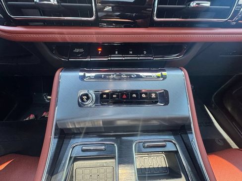 Used 2025 Lincoln Aviator Reserve w/ Equipment Group 201A AWD/4WD image 29