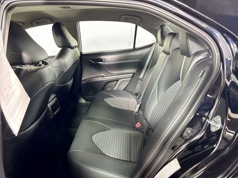 Used 2024 Toyota Camry SE image 19