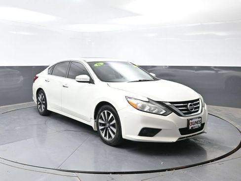 Used 2016 Nissan Altima 2.5 SL w/ 2.5 Technology Package FWD image 5