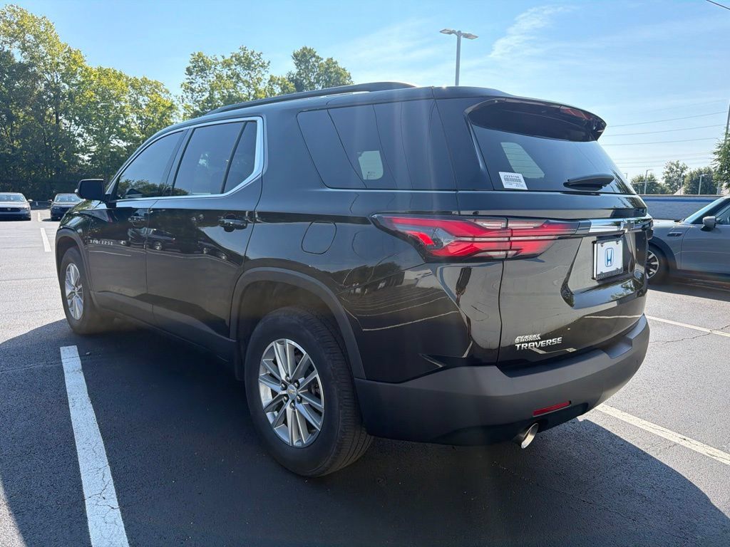 Used 2023 Chevrolet Traverse LT FWD image 3