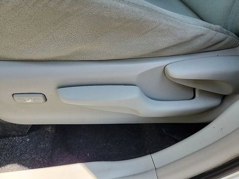 Used 2013 Toyota Prius V Three FWD image 15
