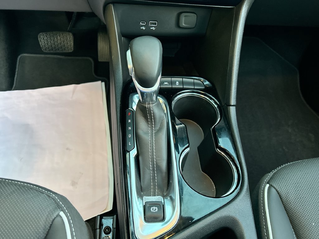 Used 2024 Buick Encore GX Avenir w/ Avenir Convenience Package AWD/4WD image 18