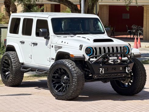 Used 2026 Jeep Wrangler Unlimited Sahara AWD/4WD image 46