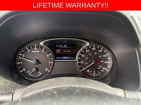Used 2020 Nissan Pathfinder SL AWD/4WD image 12