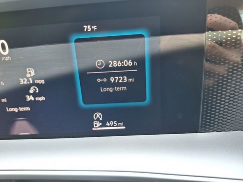 Used 2025 Volkswagen Tiguan SE FWD image 21
