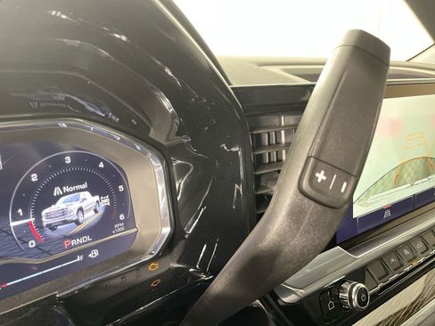 Used 2025 GMC Sierra 1500 SLE image 16