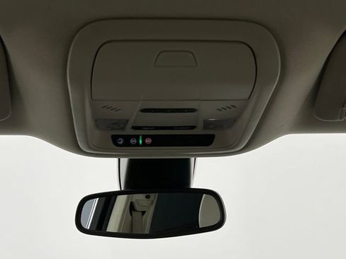 Used 2023 Buick Enclave Essence image 28