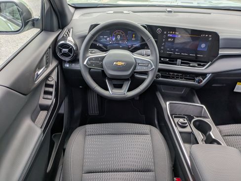 New 2026 Chevrolet Equinox LT w/ Safety and Technology Package FWD image 16