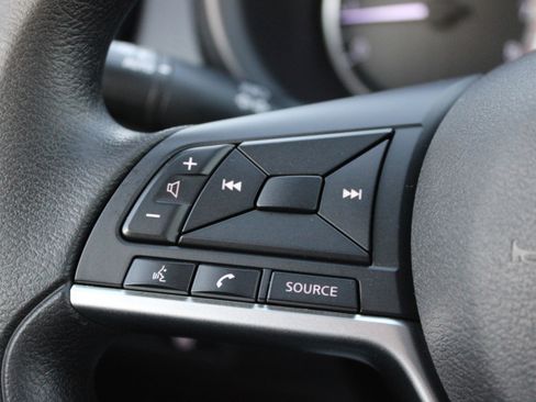 Used 2021 Nissan Kicks S image 23