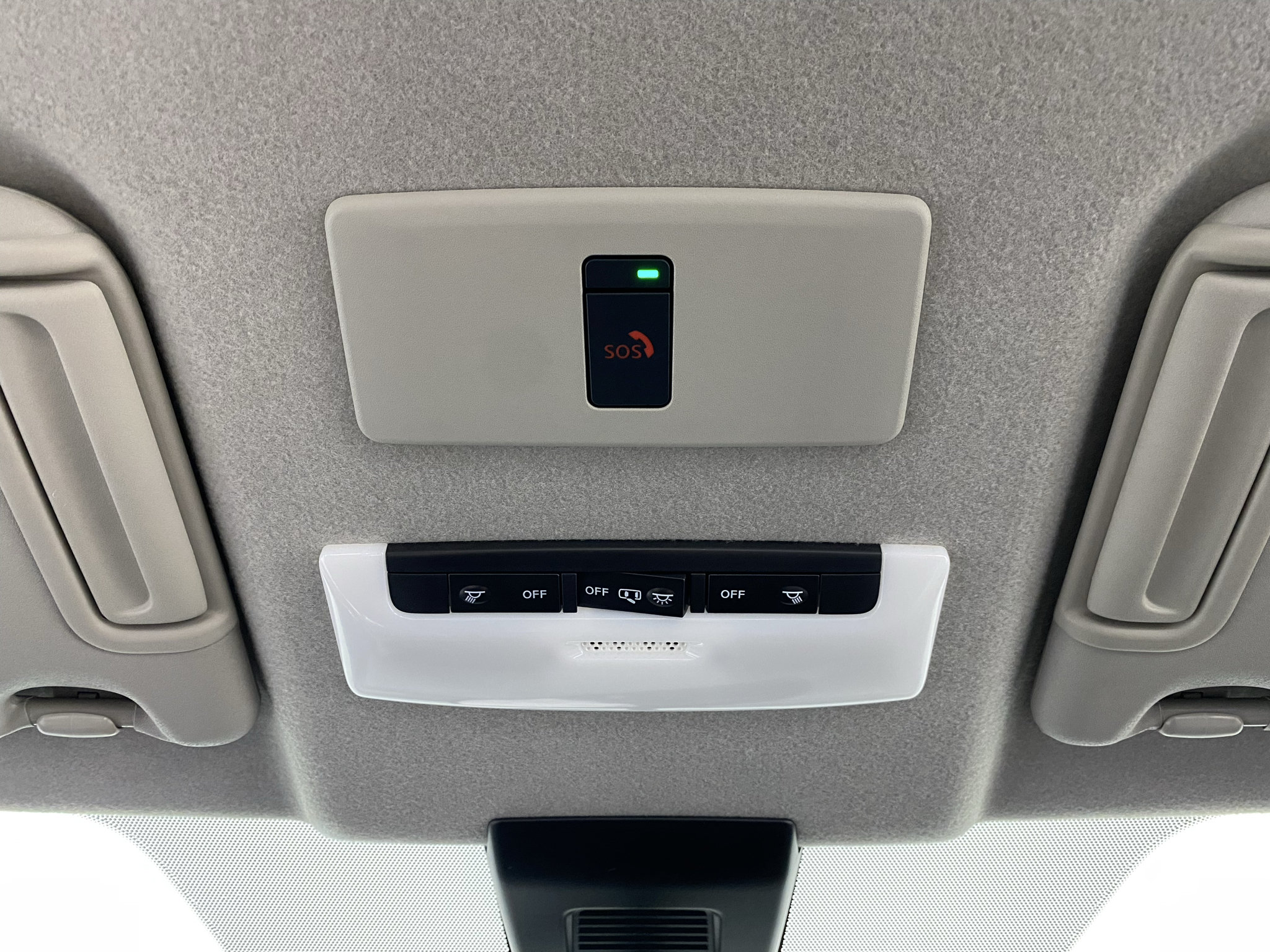 Used 2024 Nissan Kicks SR w/ SR Premium Package FWD image 29
