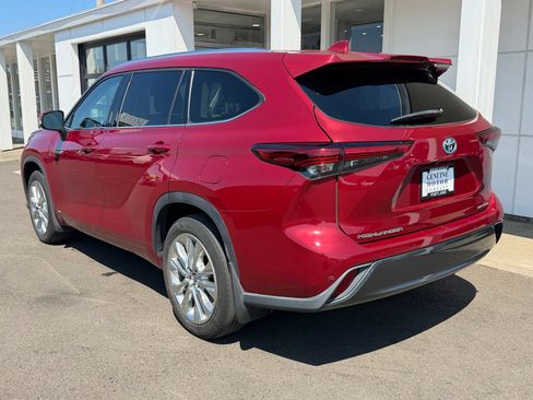 Used 2021 Toyota Highlander Limited AWD/4WD image 3
