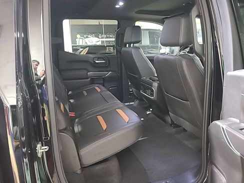 Used 2022 GMC Sierra 1500 AT4 w/ AT4 Premium Package image 3