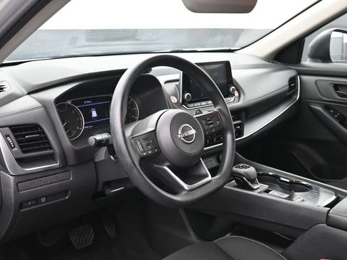Used 2024 Nissan Rogue S FWD image 15
