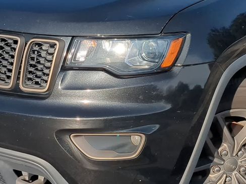 Used 2016 Jeep Grand Cherokee Laredo 75th Anniversary image 11