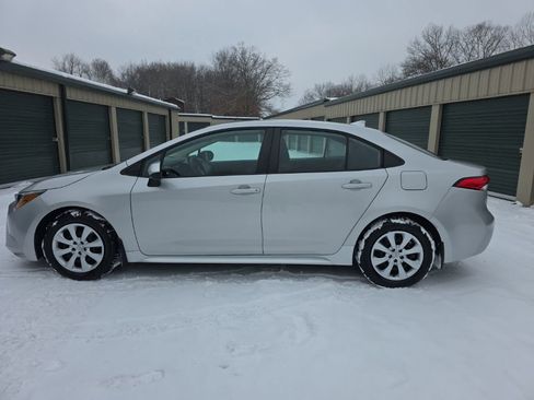 Certified 2023 Toyota Corolla LE image 3