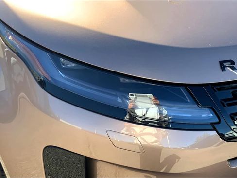 Used 2025 Land Rover Range Rover Evoque S image 13