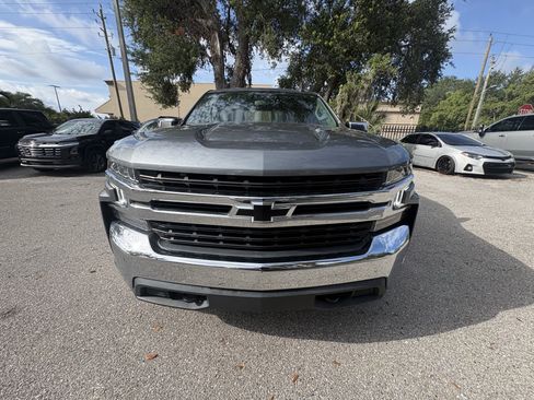 Certified 2022 Chevrolet Silverado 1500 LT AWD/4WD image 2