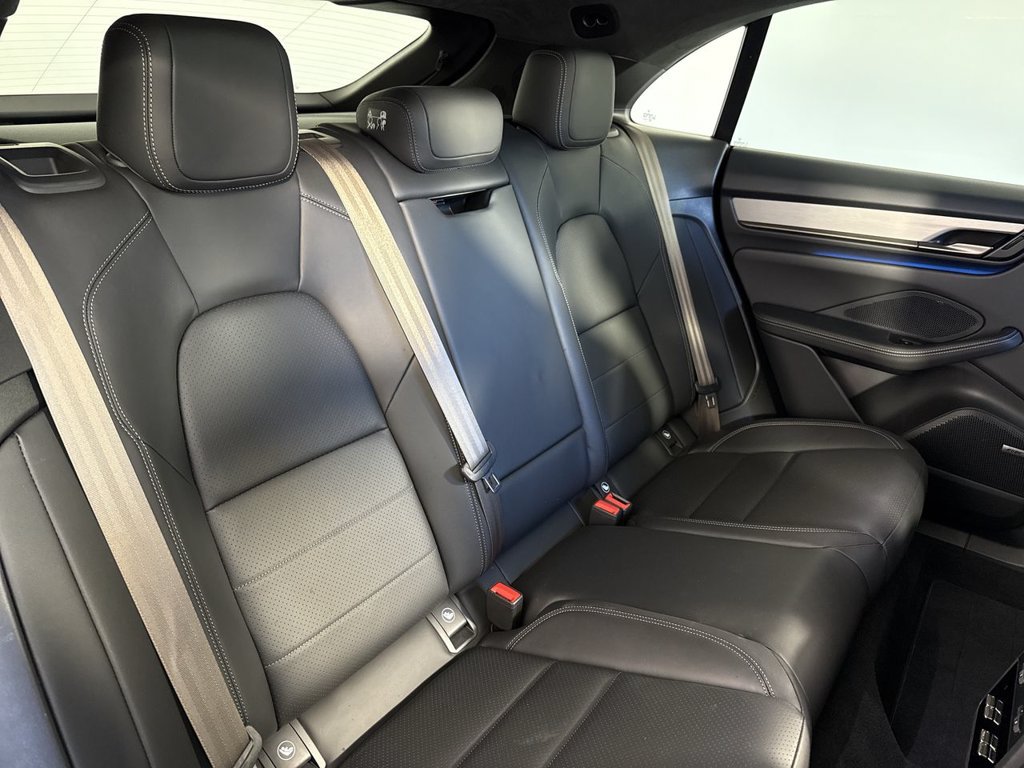 Certified 2025 Porsche Macan Turbo Electric AWD/4WD image 23