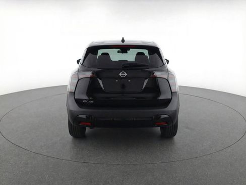 Used 2025 Nissan Kicks SV image 7