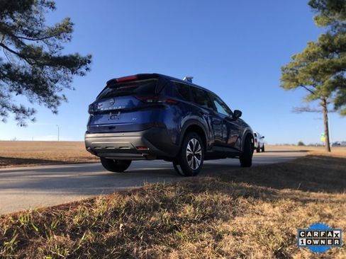 Used 2023 Nissan Rogue SV image 7