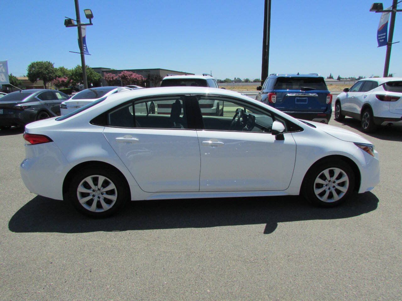 Used 2026 Toyota Corolla LE FWD image 6