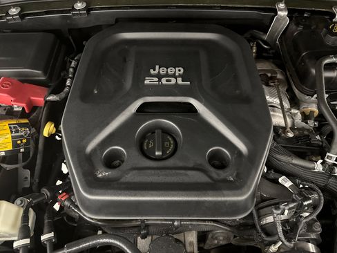 Used 2021 Jeep Wrangler Sport image 23