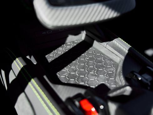 Used 2025 Lamborghini Revuelto image 66