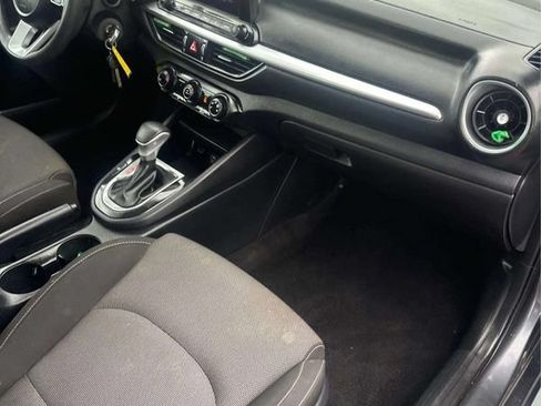 Used 2024 Kia Forte LXS FWD image 9