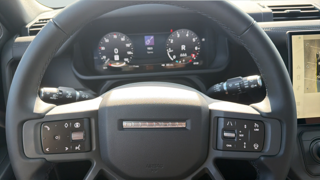 New 2026 Land Rover Defender 110 X-Dynamic SE AWD/4WD image 25