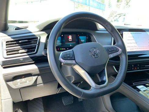 Used 2024 Volkswagen Atlas Cross Sport SE image 34